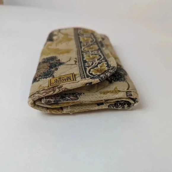 Maggie B Quilted Trifold Wallet - Picture 3 of 9